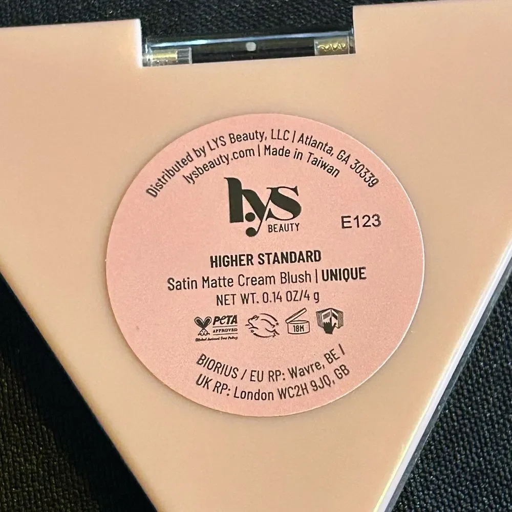 🌻 LYS Beauty Triangle Blush New HUMBLE Cool Soft Pink